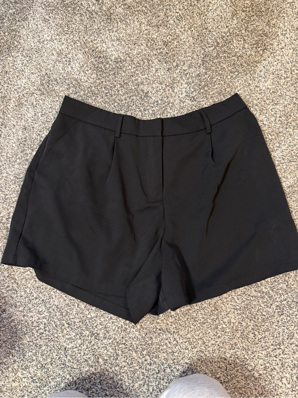 Amazon Essentials Black Women's Tailored Shorts
